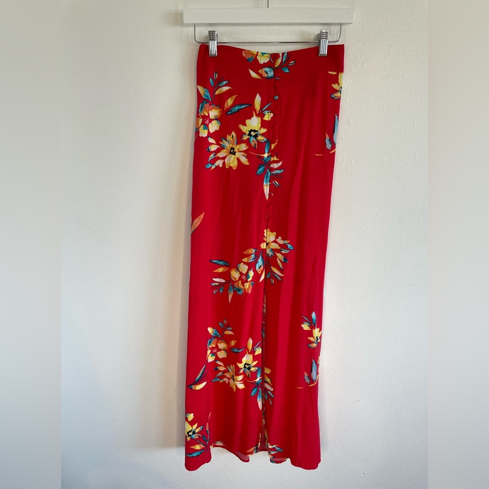 NWT Express Women’s XS Maxi Skirt Button Up Front Slit Hawaiian Floral Red Coral